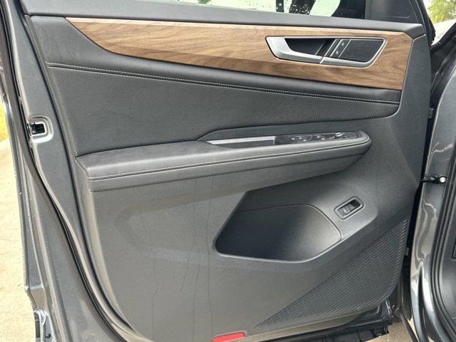 new 2025 Volkswagen Atlas car, priced at $42,582