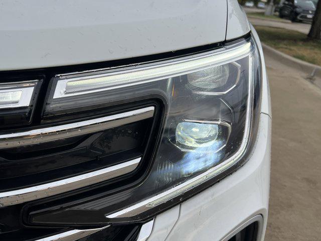 used 2025 Volkswagen Atlas car, priced at $37,451