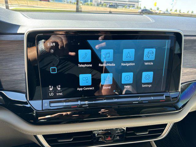 new 2025 Volkswagen Atlas car, priced at $53,876