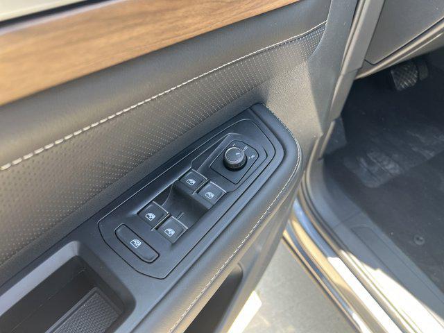 used 2025 Volkswagen Atlas car, priced at $37,531