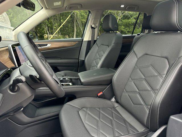 new 2025 Volkswagen Atlas car, priced at $41,327