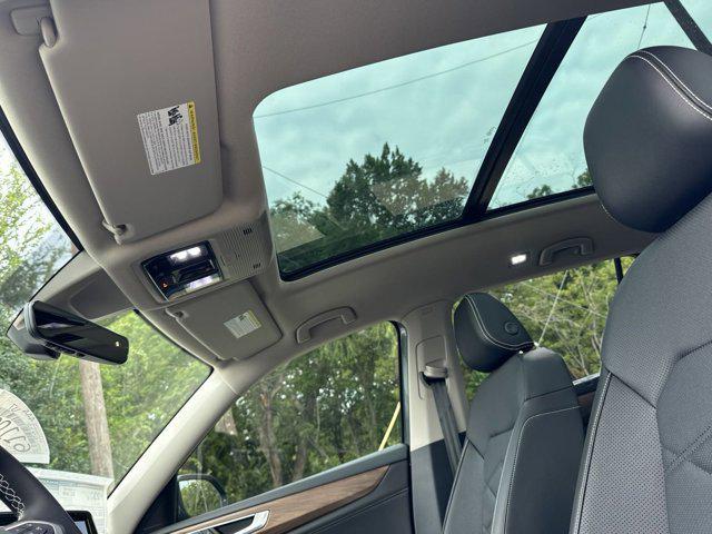 new 2025 Volkswagen Atlas car, priced at $41,327