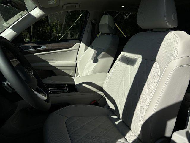 new 2025 Volkswagen Atlas car, priced at $56,311