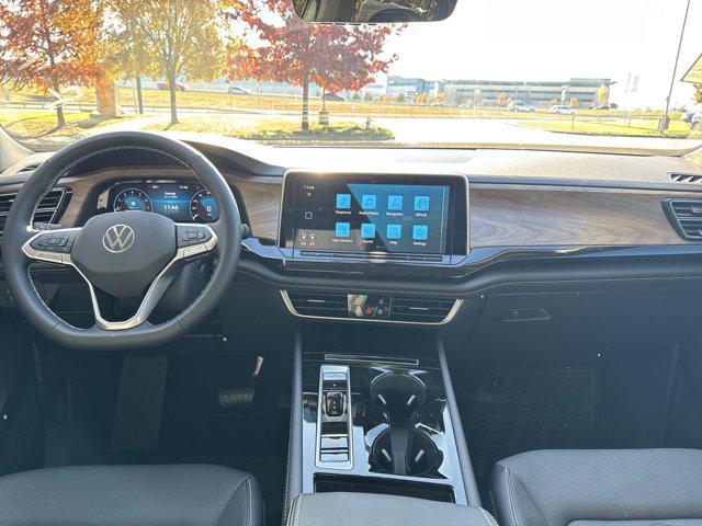 new 2025 Volkswagen Atlas car, priced at $41,709