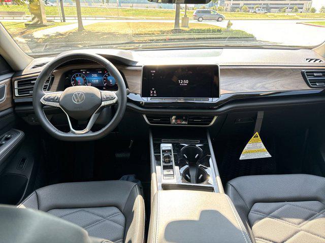 new 2025 Volkswagen Atlas car, priced at $43,402