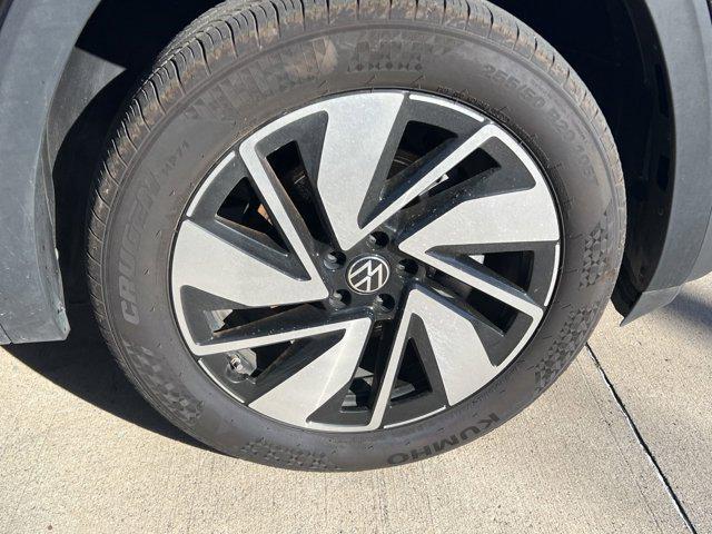 used 2024 Volkswagen Atlas car, priced at $40,991