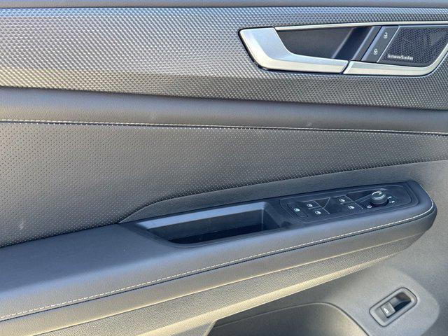 new 2025 Volkswagen Atlas Cross Sport car, priced at $53,000