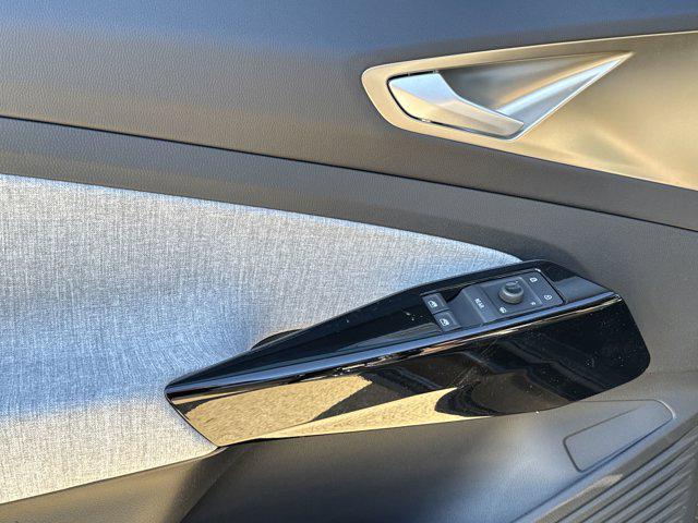 new 2025 Volkswagen ID.4 car, priced at $40,720