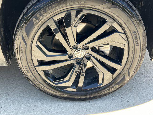 used 2022 Volkswagen Atlas car, priced at $30,471