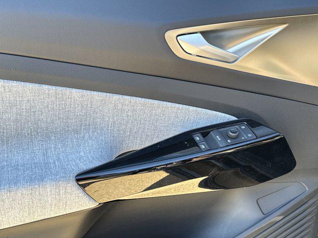 new 2025 Volkswagen ID.4 car, priced at $40,720