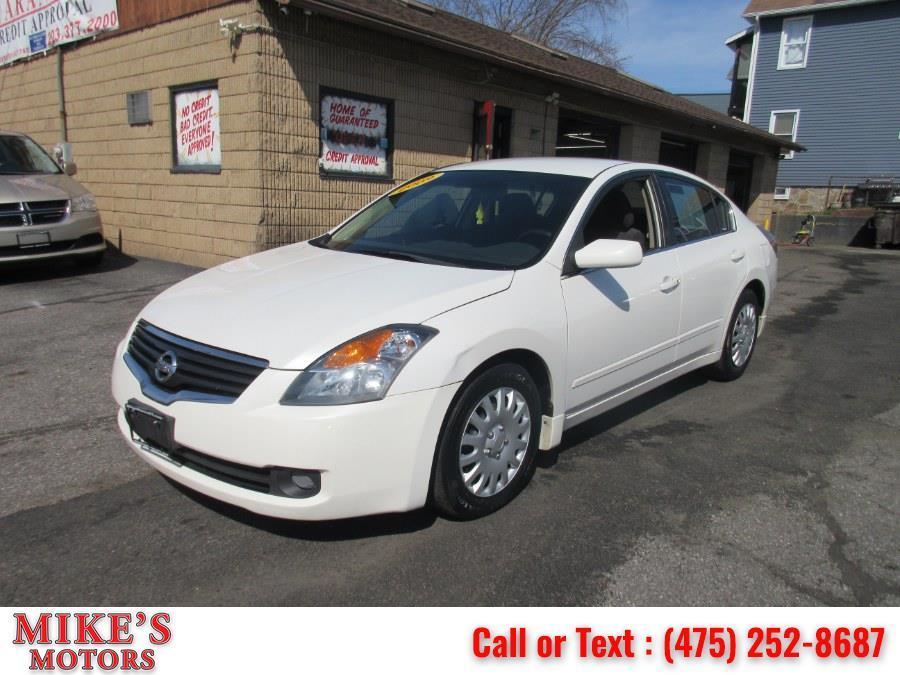 used 2009 Nissan Altima car, priced at $5,995