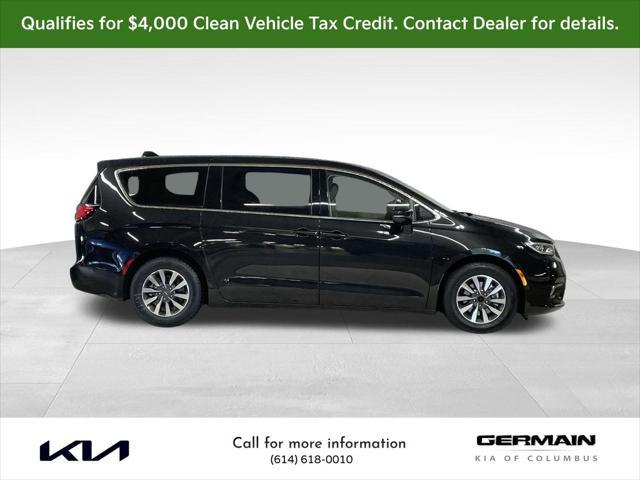 used 2022 Chrysler Pacifica Hybrid car, priced at $23,994