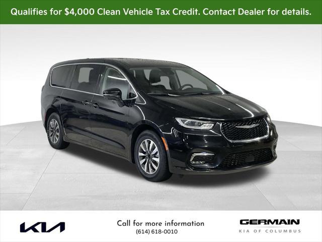 used 2022 Chrysler Pacifica Hybrid car, priced at $23,994