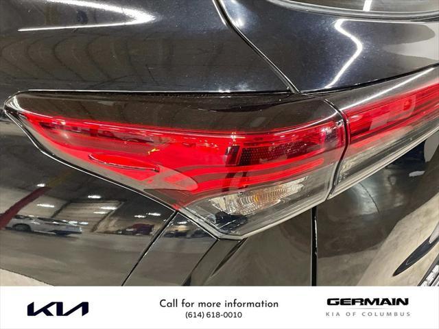 used 2021 Toyota Highlander car, priced at $29,292