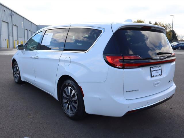 used 2022 Chrysler Pacifica Hybrid car, priced at $21,574