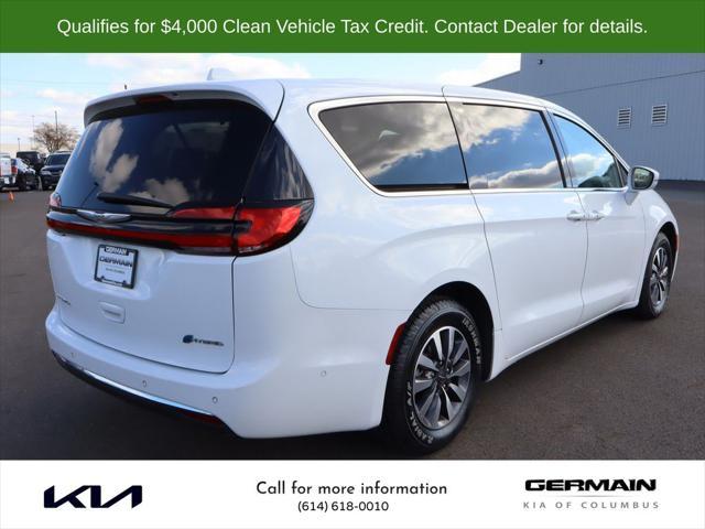 used 2022 Chrysler Pacifica Hybrid car, priced at $21,574