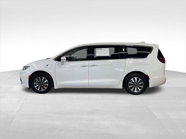 used 2022 Chrysler Pacifica Hybrid car, priced at $22,994
