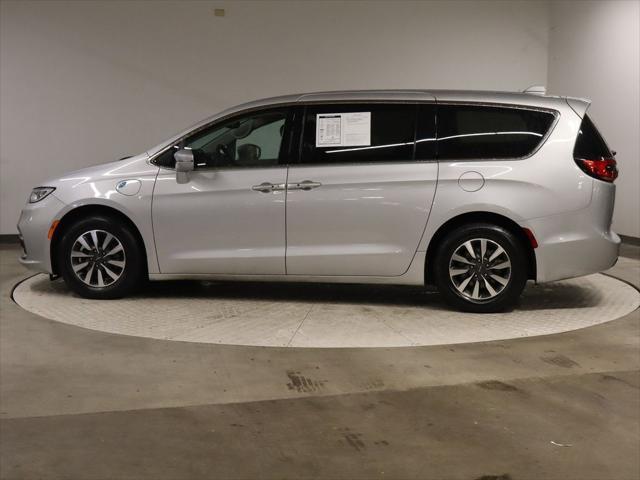 used 2022 Chrysler Pacifica Hybrid car, priced at $22,994