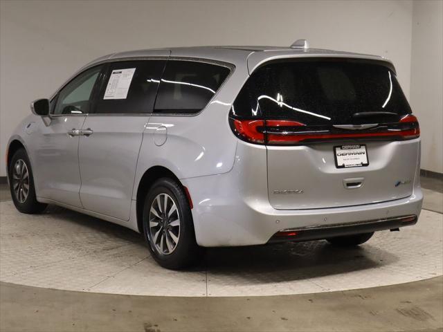 used 2022 Chrysler Pacifica Hybrid car, priced at $22,994