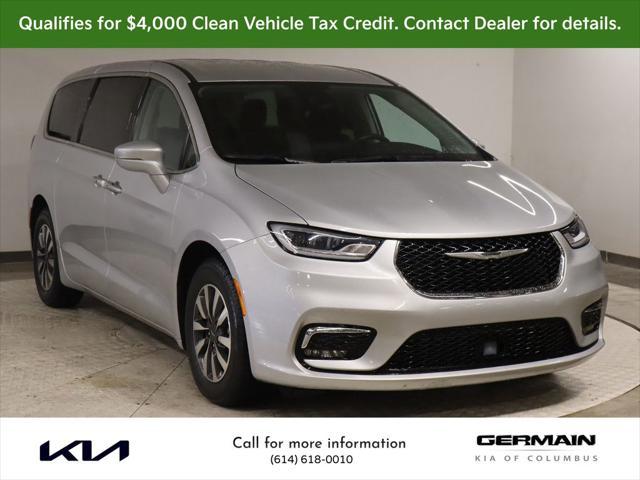 used 2022 Chrysler Pacifica Hybrid car, priced at $22,994