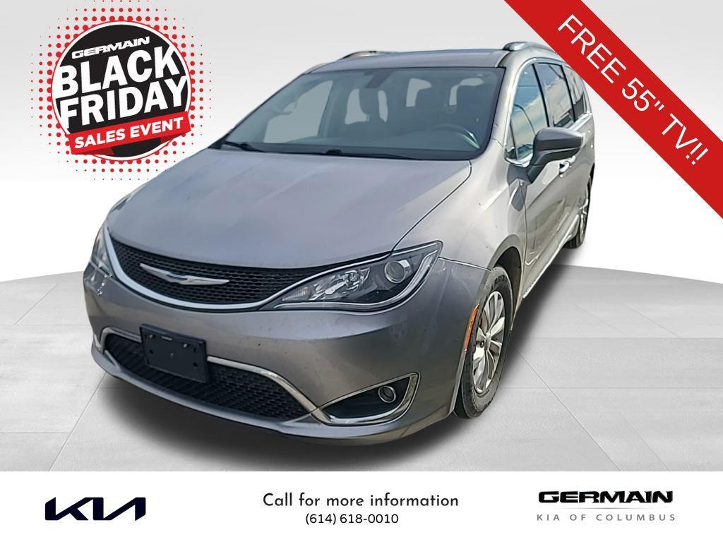 used 2018 Chrysler Pacifica car, priced at $13,991