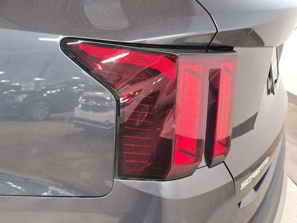 used 2024 Kia Sorento car, priced at $28,584