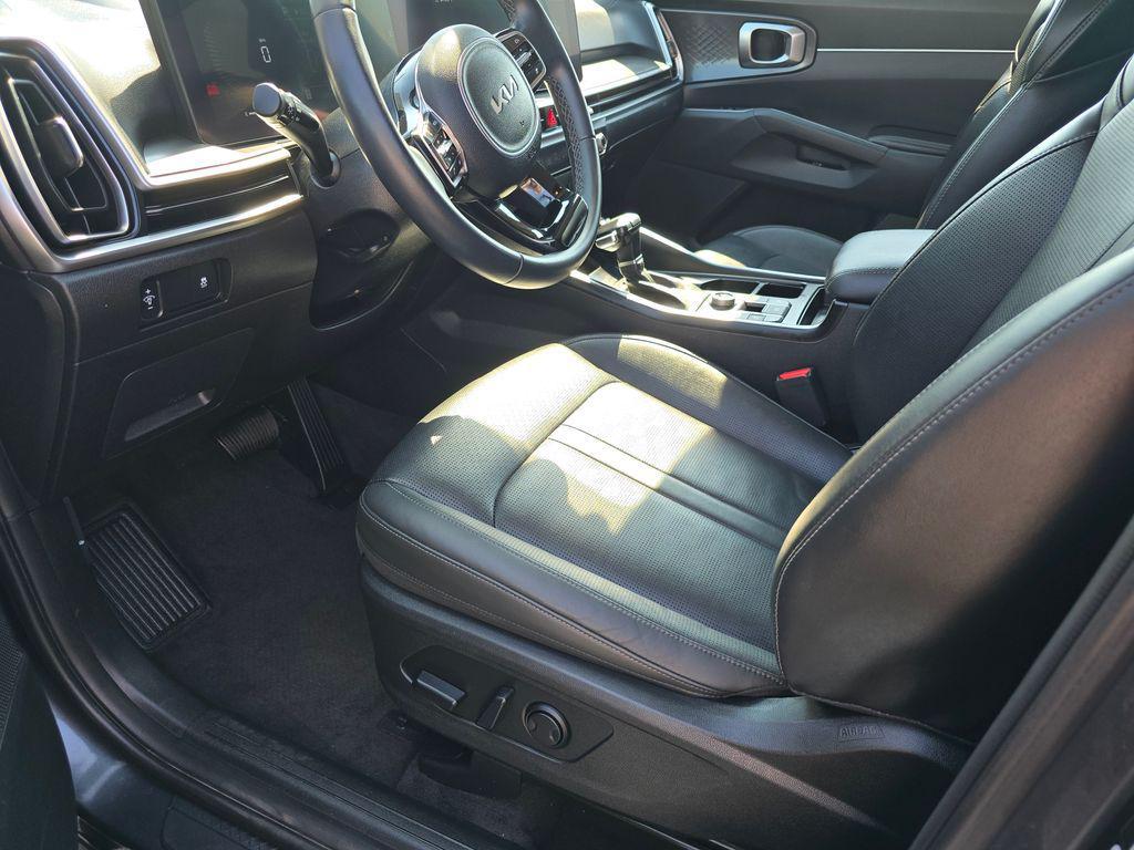 used 2024 Kia Sorento car, priced at $28,584