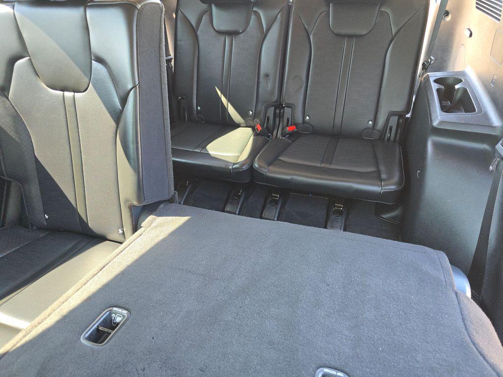 used 2024 Kia Sorento car, priced at $28,584