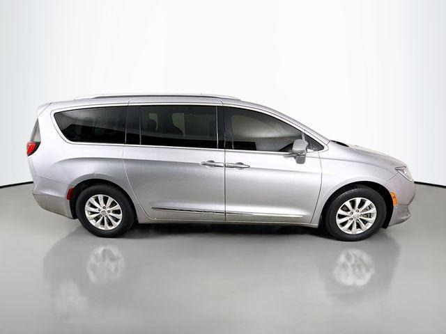 used 2018 Chrysler Pacifica car, priced at $13,995