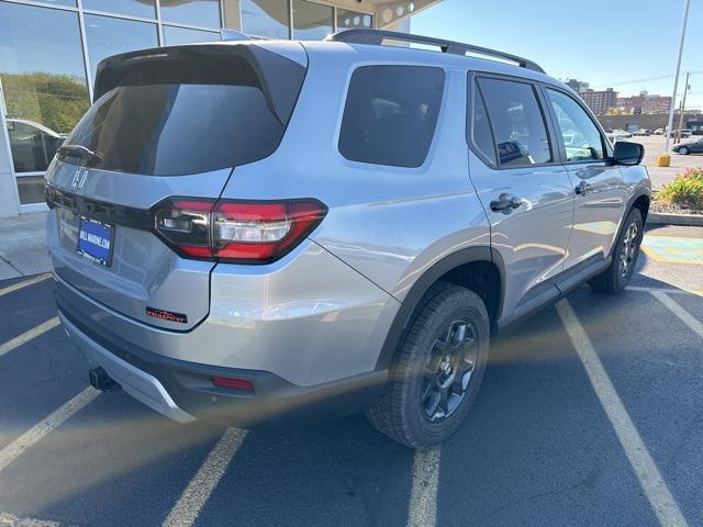 new 2025 Honda Pilot car, priced at $49,300