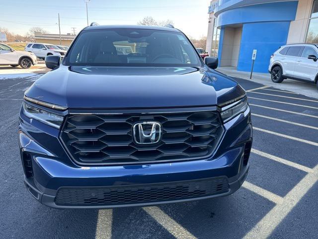 new 2025 Honda Pilot car, priced at $42,699