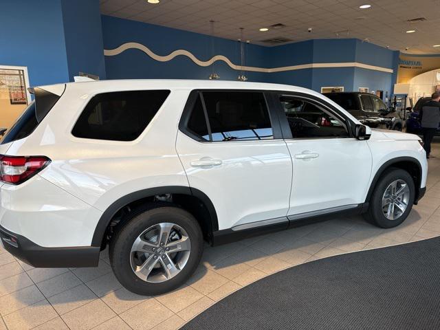 new 2025 Honda Pilot car, priced at $45,999