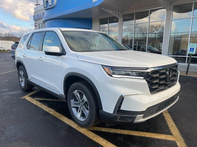 new 2025 Honda Pilot car, priced at $45,899