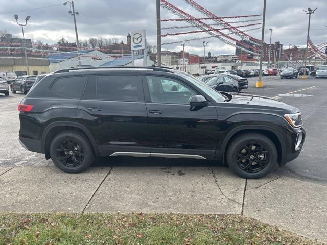 new 2025 Volkswagen Atlas car, priced at $49,542