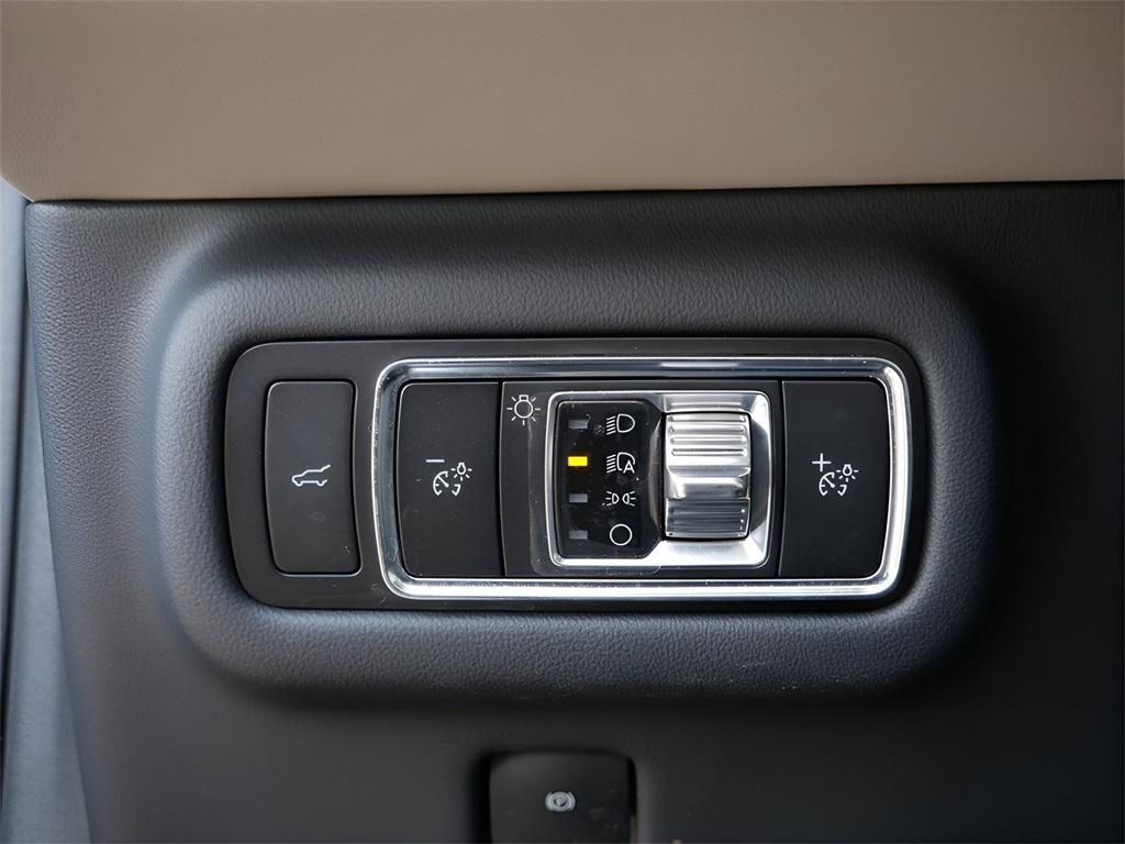 used 2024 Lincoln Nautilus car, priced at $50,995