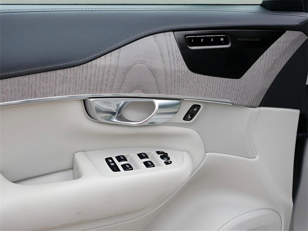 used 2022 Volvo XC90 Recharge Plug-In Hybrid car, priced at $36,995