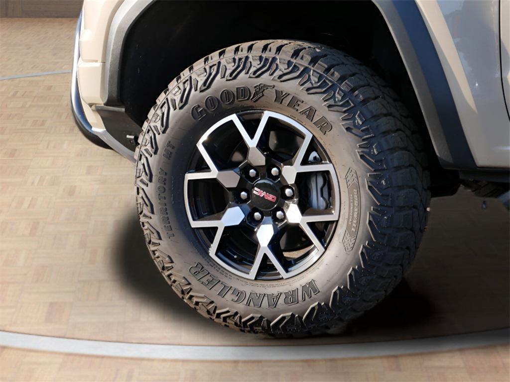 used 2024 GMC Canyon car, priced at $50,795