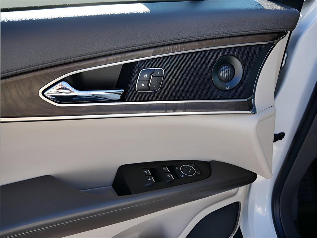 used 2020 Lincoln Nautilus car, priced at $31,995