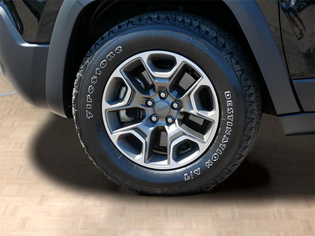 used 2022 Jeep Cherokee car, priced at $24,995