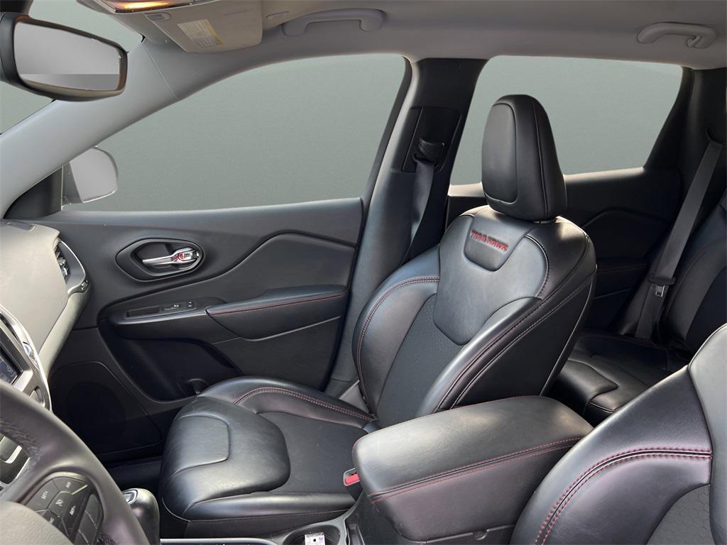 used 2022 Jeep Cherokee car, priced at $24,995