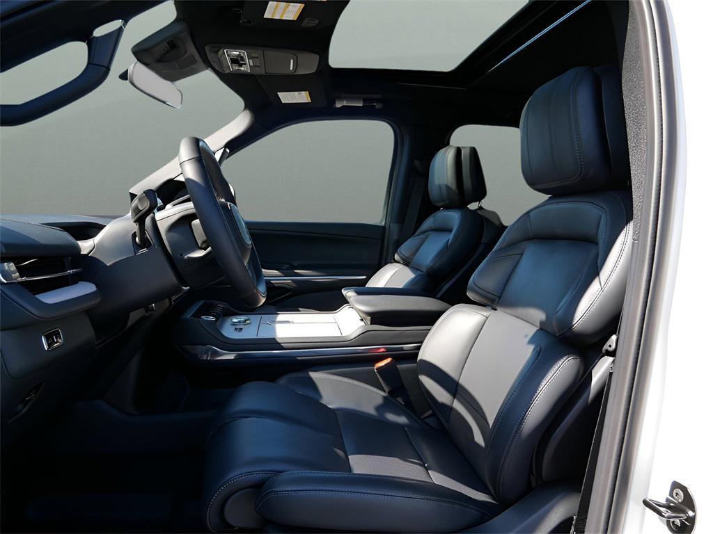 used 2025 Lincoln Navigator car, priced at $102,995