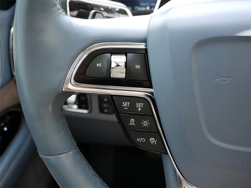 used 2023 Lincoln Navigator car, priced at $89,917