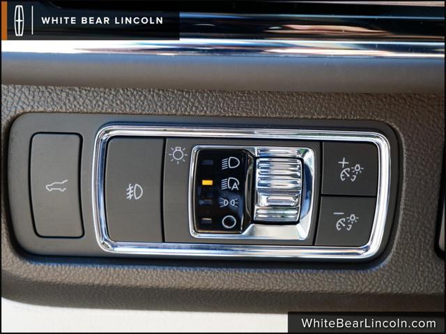 used 2022 Lincoln Navigator car, priced at $69,995