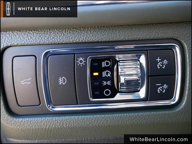 used 2022 Lincoln Navigator car, priced at $69,895