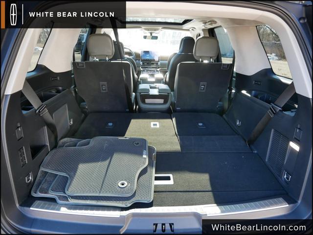 used 2022 Lincoln Navigator car, priced at $69,895