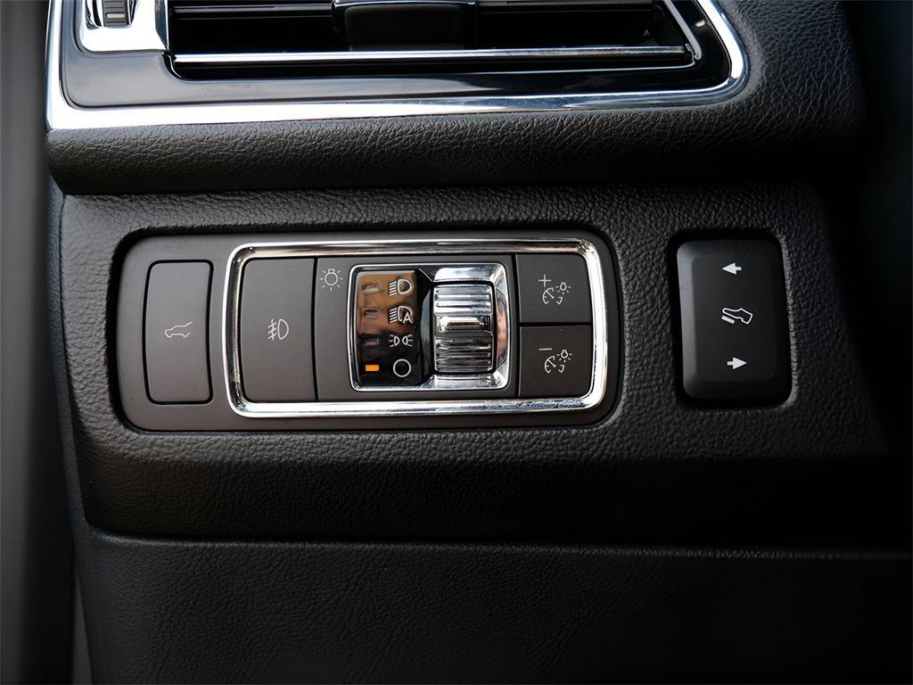 used 2022 Lincoln Navigator car, priced at $48,995