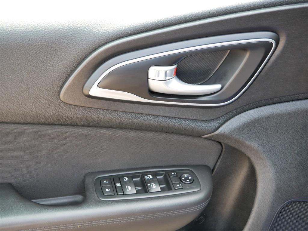 used 2015 Chrysler 200 car, priced at $5,495