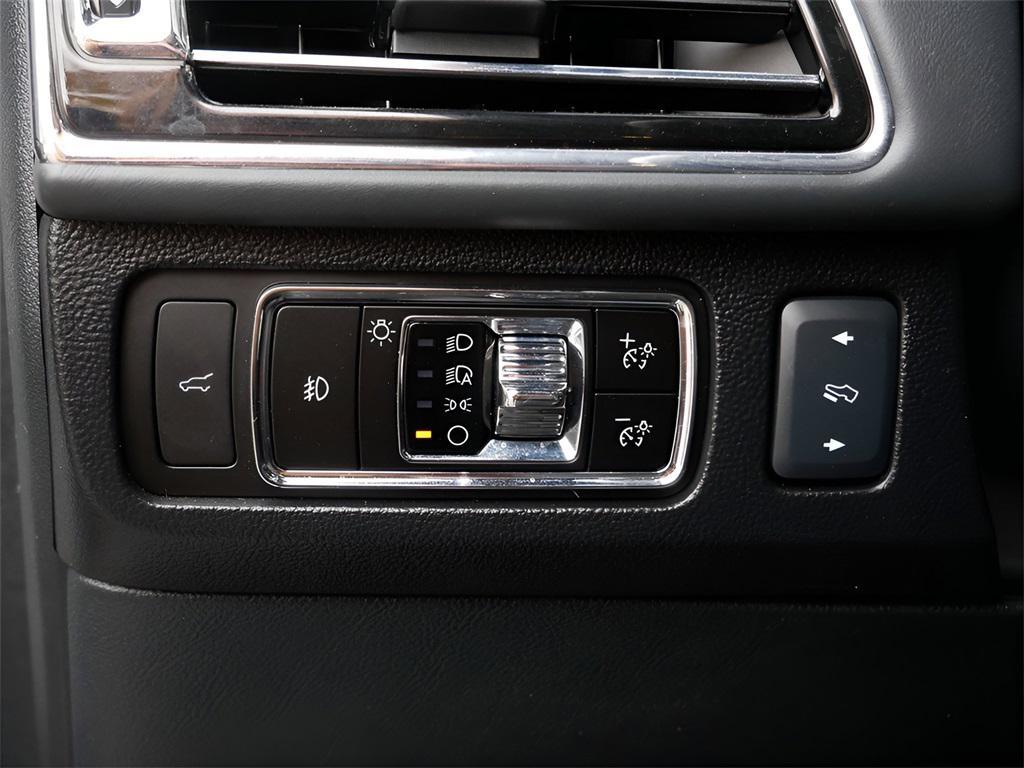 used 2023 Lincoln Navigator car, priced at $73,995