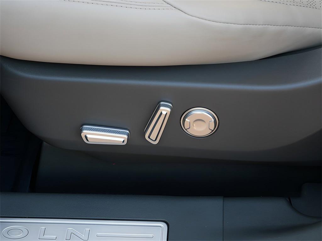 used 2025 Lincoln Nautilus car, priced at $60,995