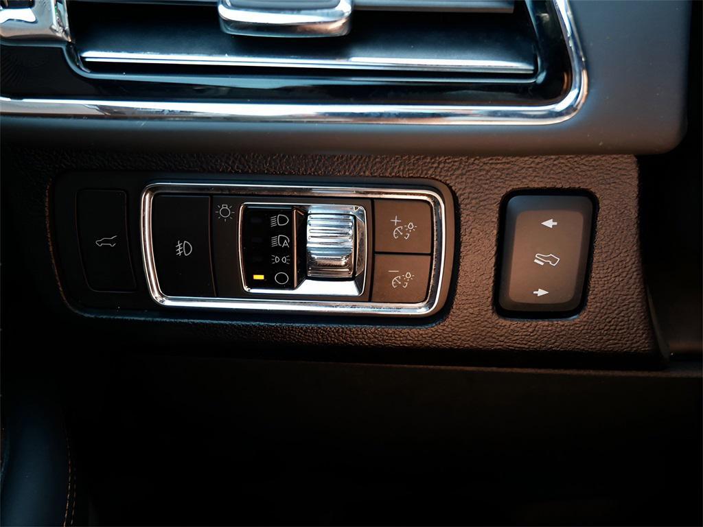 used 2024 Lincoln Navigator car, priced at $82,995